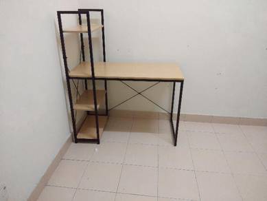 Rak meja belajar