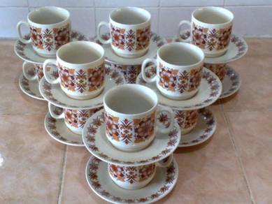 Cawan piring retro 70s inspired tea set 12