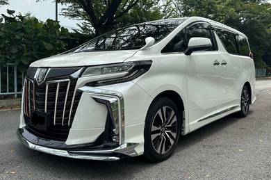 Toyota Alphard  in Seri Kembangan, SGR