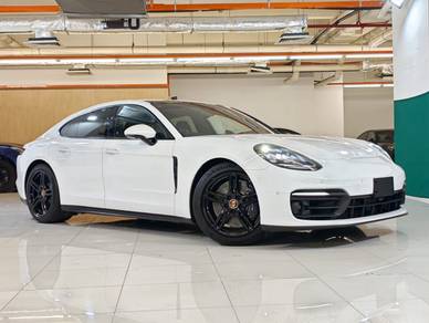 2021 Porsche Panamera BASE