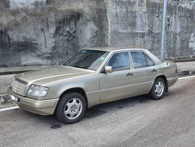 Mercedes Benz E280 280 (CKD) in Batu Ferringhi, PNG