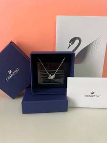 brand new Swarovski Iconic Swan necklace