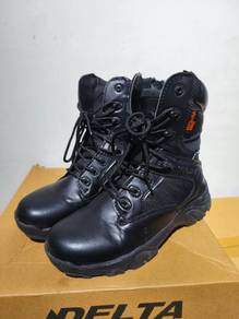 Delta tactical combat boots