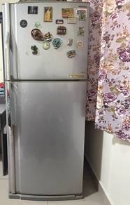 Toshiba 2door Refrigerator