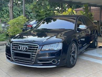 Audi S8 in Kuchai Lama, KUL