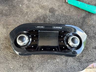 No 18-4-3 Nissan Juke YF15 Aircond Switch Jpn