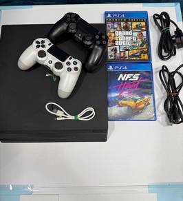 PS4 Pro 1TB + 12 games