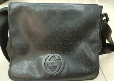 Gucci Black Leather Messenger Bag