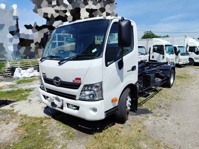 2017 Hino XZU720 Arm Roll 7500KG 14ft greenconcern