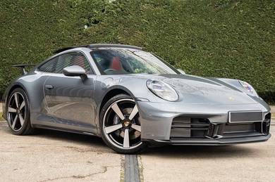 Porsche 911 Carrera CARRERA in Bangsar, KUL