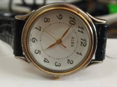 Old ALBA lady watch japan