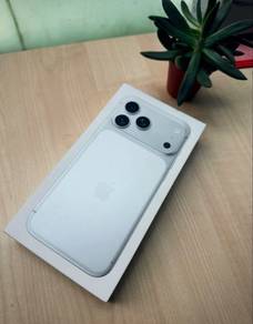 iphone 17 pro max silver brand new unregister