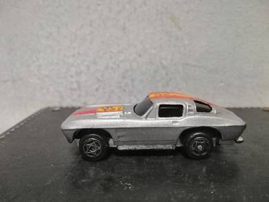 Vintage Summer '63 Corvette