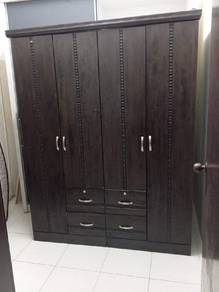 Almari Baju Kayu Cantik Terpakai