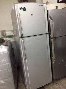 Silver Peti Refrigerator Sejuk Samsung Ais Ice