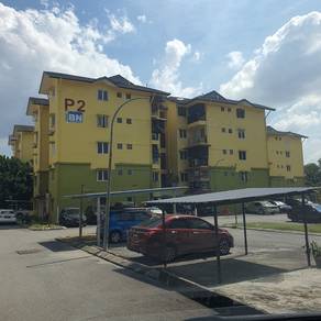 Flat For Sale in Pinewood Court