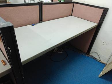 USED Office Table & Partition