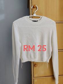White / cream cropped sweater