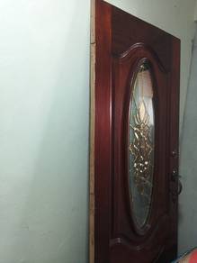 Pintu rumah kayu solid