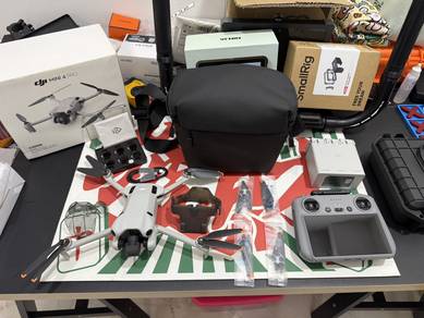 DJI Mini 4 Pro Fly More Combo DJI RC2.