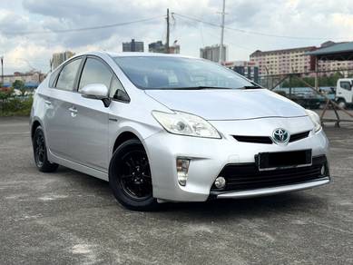 Toyota Prius LUXURY (HYBRID) in Petaling Jaya, SGR