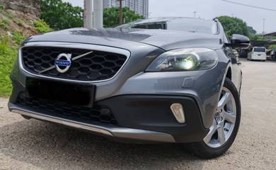 Volvo V40 CROSS COUNTRY T5 in Sungai Besi, KUL