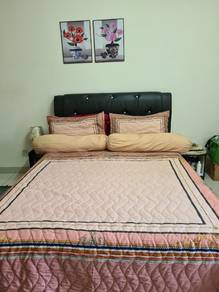 Queen bed + mattress + dresser + 2 Bedside table