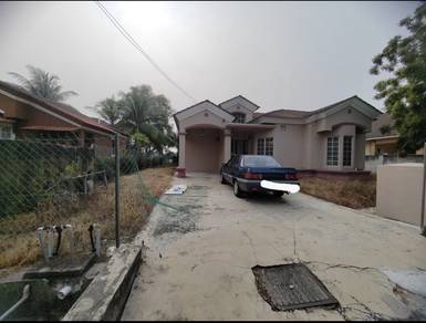 Bungalow House For Sale in Sungai Pelek,SGR