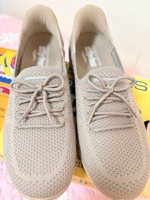 Skechers Women Arch Fit Shoes US Size 8