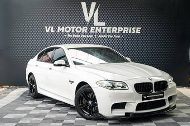 BMW 520i 20i M SPORT in Desa Petaling, KUL