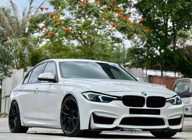 BMW 320i 20i SPORT LINE (CKD) in Johor Bahru, JHR