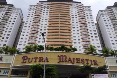 Condominium For Sale in Putra Majestik