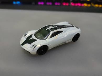 Hotwheels White Pagani Huayra from Exotics 5 pack
