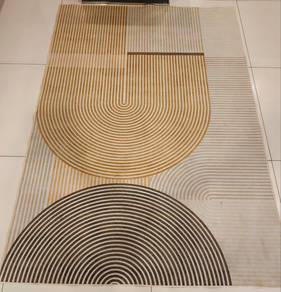 Medium carpet