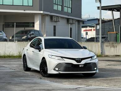 2020 Toyota Camry V