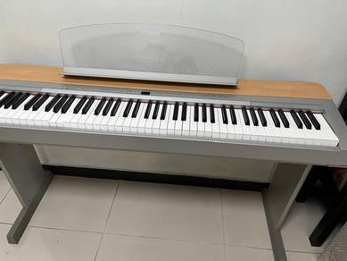 Piano Yamaha P-140