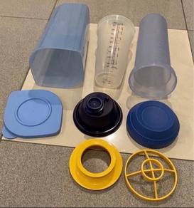 Tupperware Egg Shaker Set