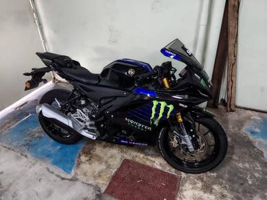 Yamaha R15