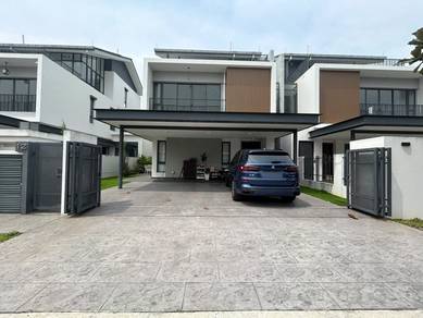 Semi-Detached House For Sale in Bukit Jelutong,SGR
