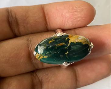 Cincin Batu Firus Hijau