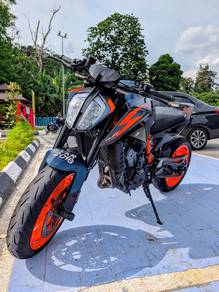 KTM 890 Duke R