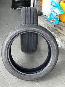 225/45/19 Dunlop