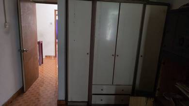 Almari Baju utk dijual