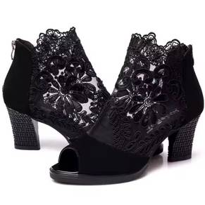 Elegant Lace-up Women Boots