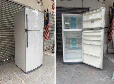 Toshiba 2 door Peti ais Fridge 600Liters
