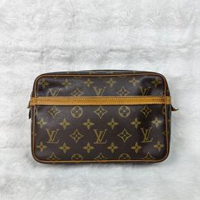 Authentic LV Compeigne 23 Brown Monogram Clutch