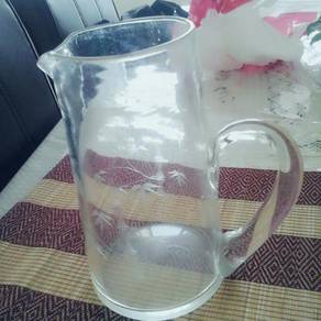 SOLID Glass jug (NEW)