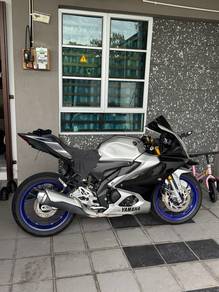 Yamaha R15