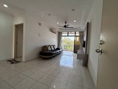 Apartment For Sale in Emerald Court