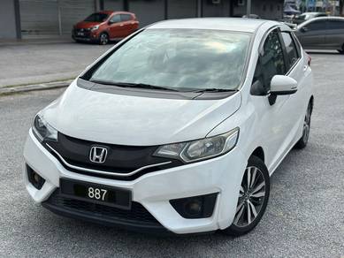 Honda Jazz V in Batu Caves, SGR